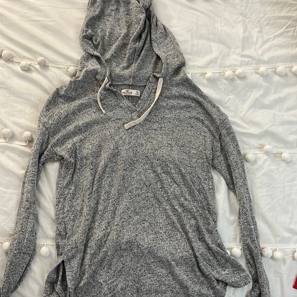 long sleeve hooded shirt